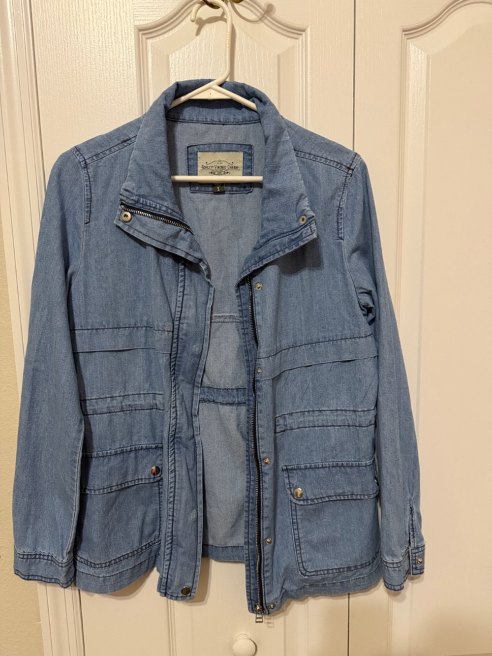 Light Wash Denim Utility Jacket - Light Blue